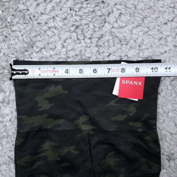 Spanx Look At Me Now Seamless Leggings Green Camo Women's Size XS FL3515 - Picture 6 of 9